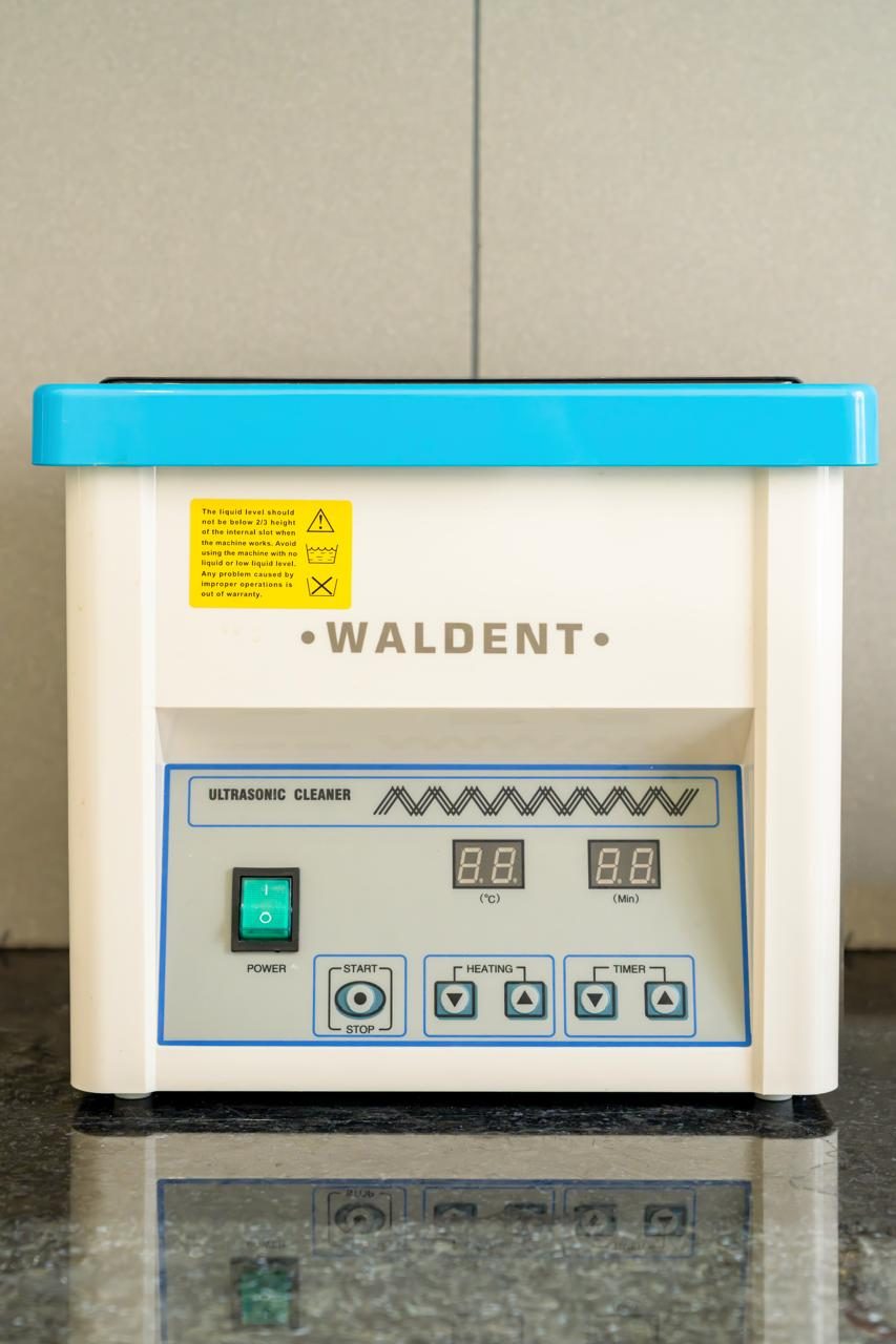 Ultrasonic cleaner used for instrument decontamination